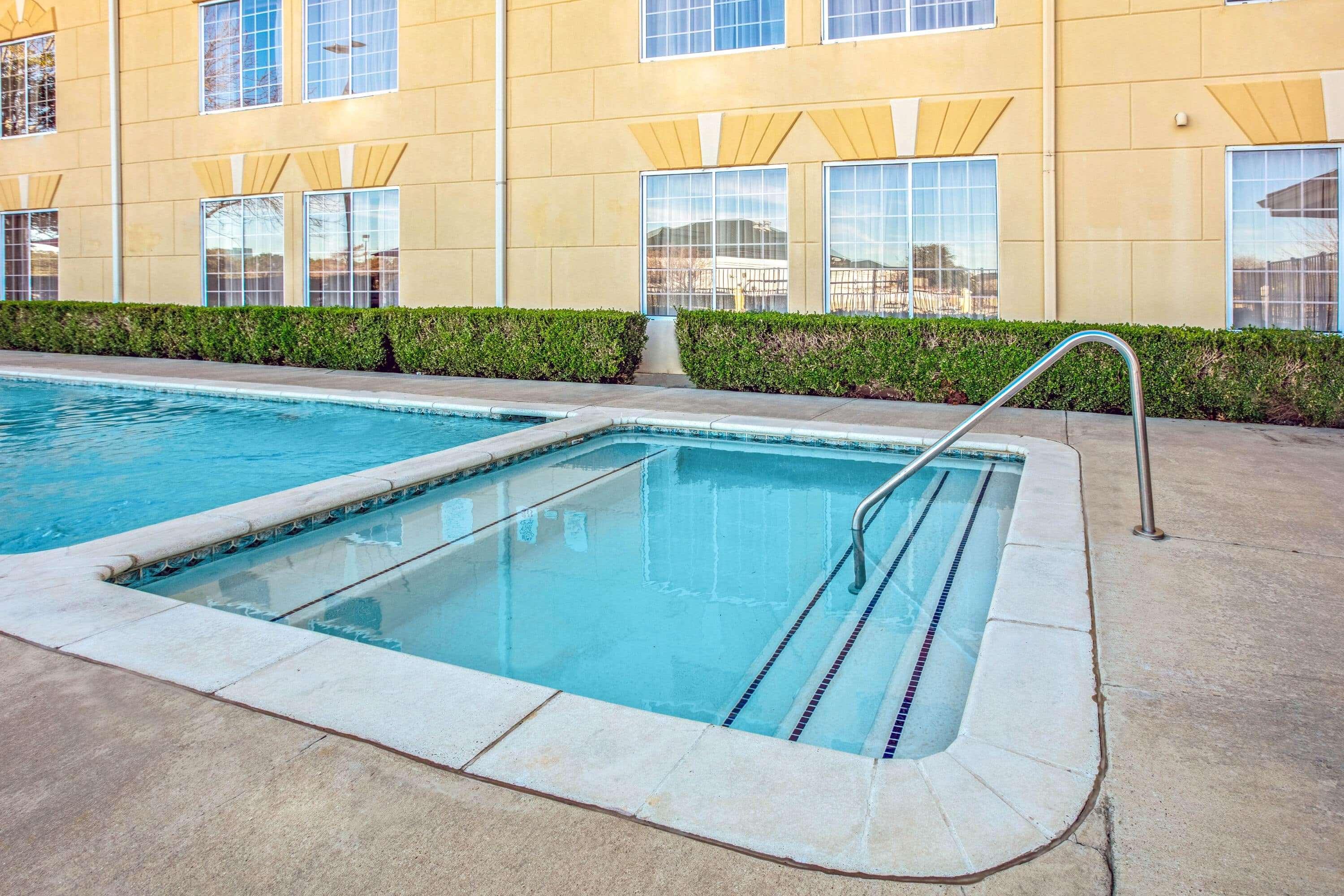 La Quinta By Wyndham Dallas - Las Colinas Irving Exterior photo