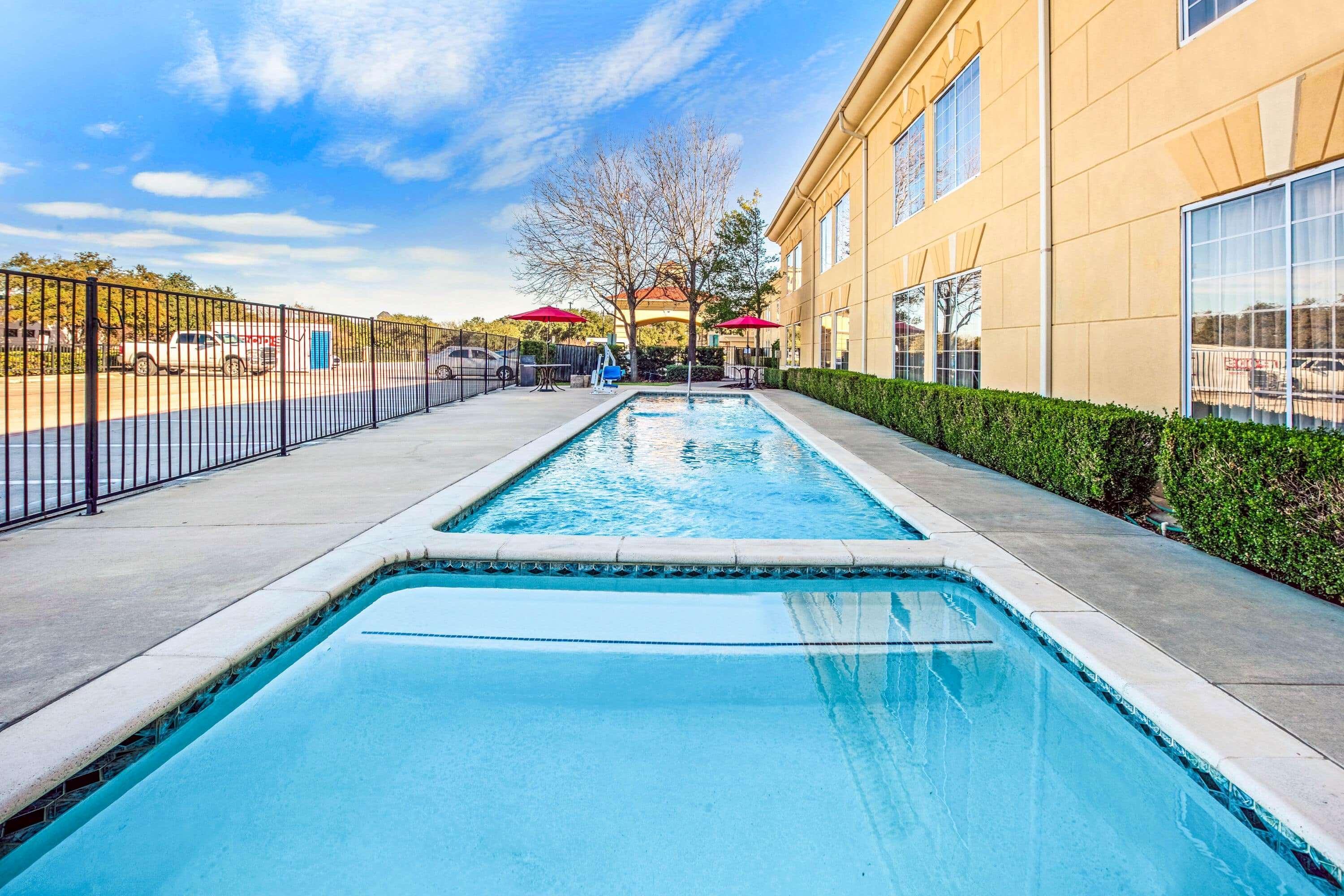 La Quinta By Wyndham Dallas - Las Colinas Irving Exterior photo