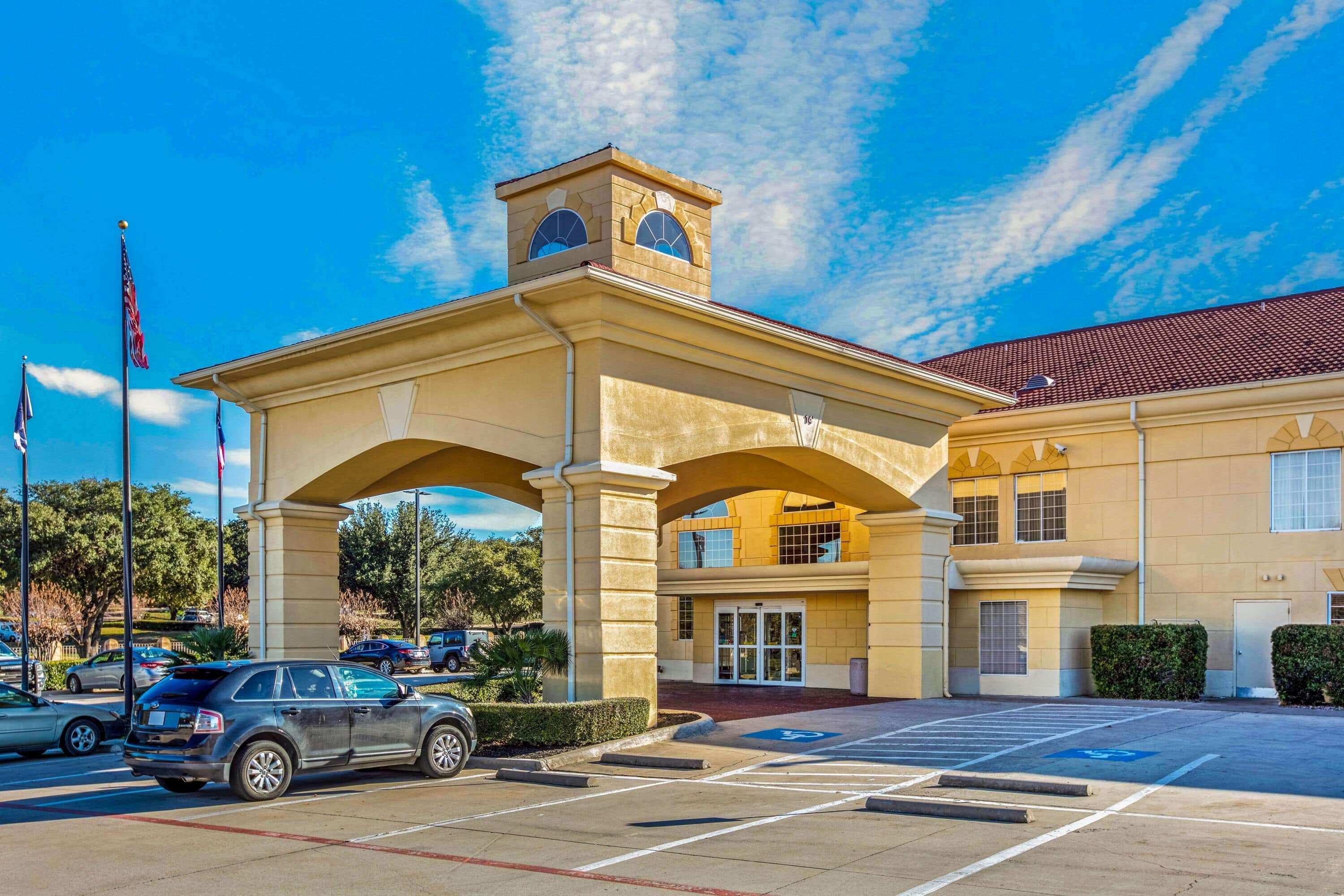 La Quinta By Wyndham Dallas - Las Colinas Irving Exterior photo
